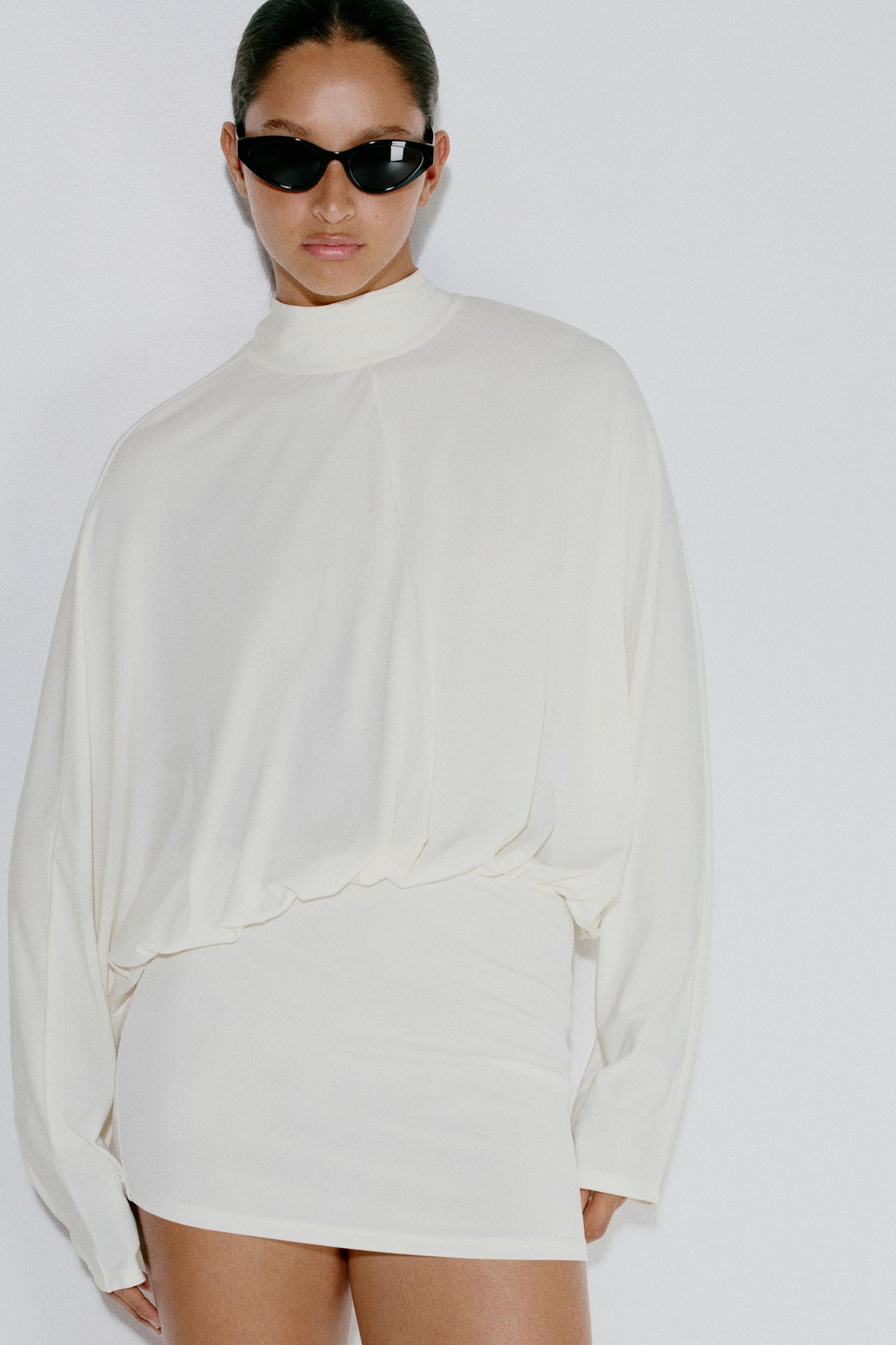 Batwing-sleeved tie-detail dress