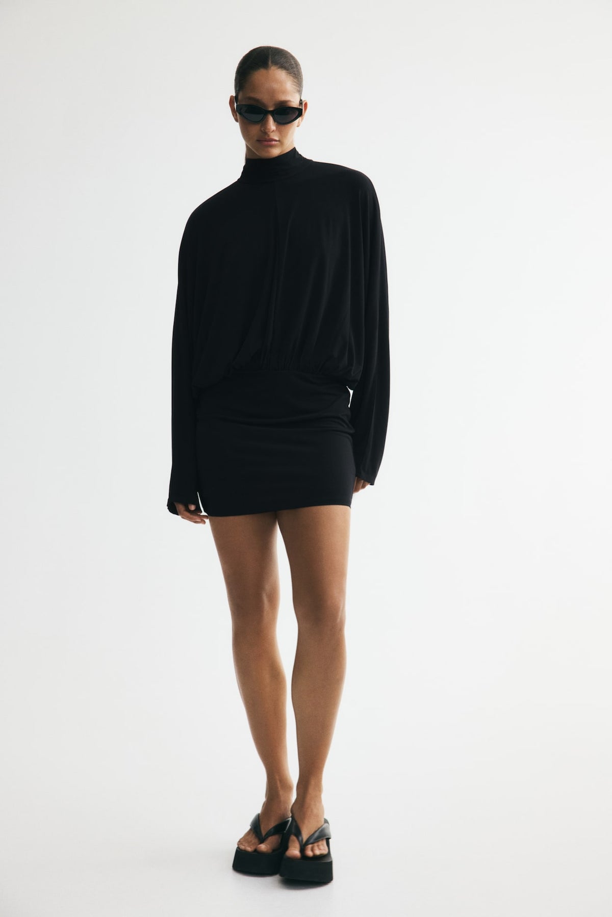 Batwing-sleeved tie-detail dress
