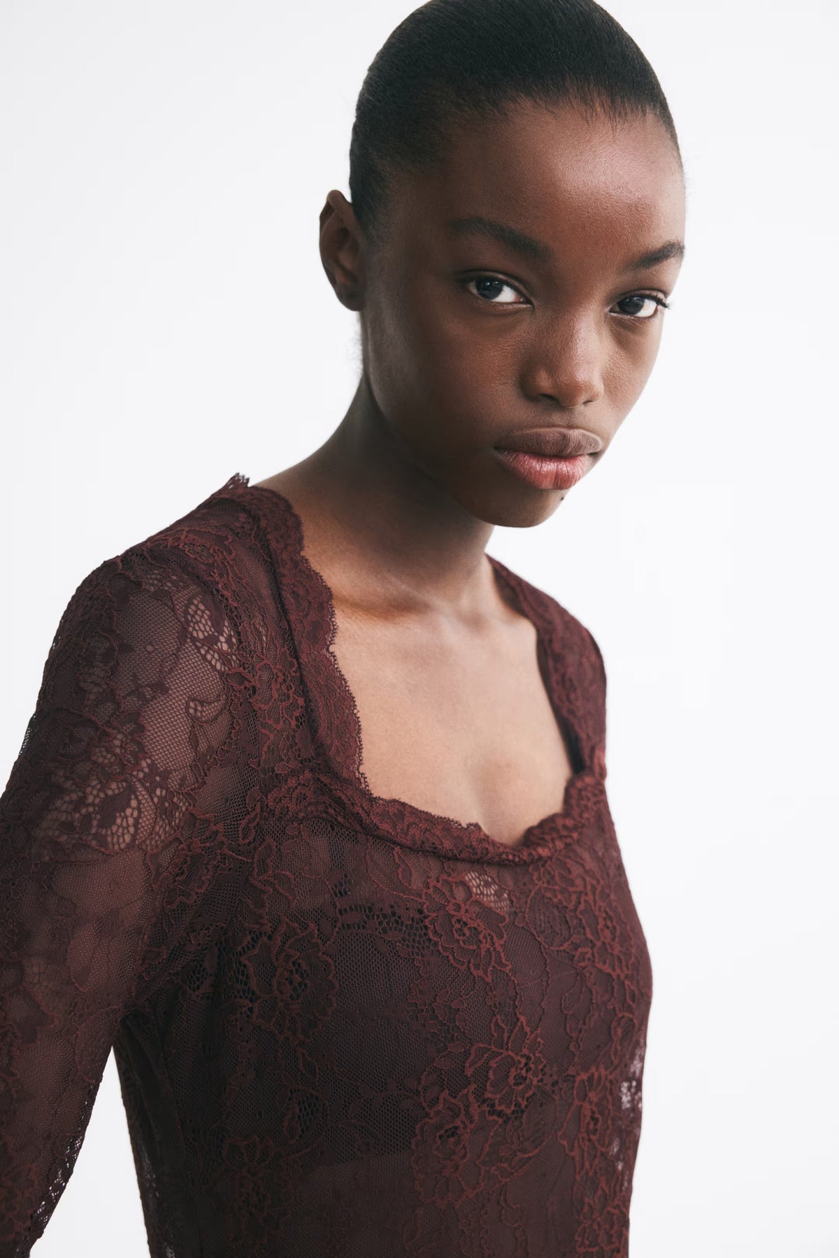 Square-neck lace dress